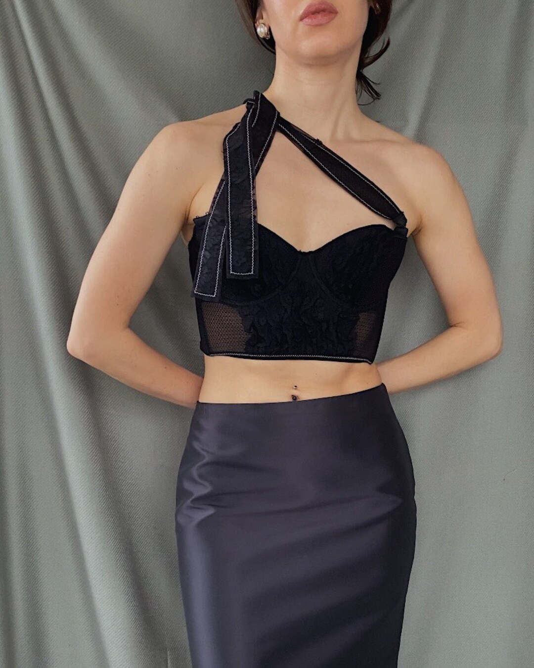 ハンドメイドデザイナー「ブラックスワン」ビスチェ 75B/34B