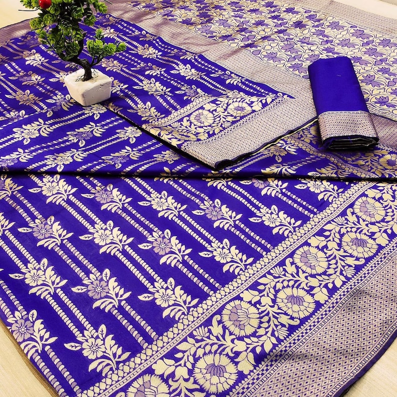 Banarasi Handloom Weaving Silk Saree With Rich Elegant Zari Wooven Rich Kanchipuram Wooven Border for women