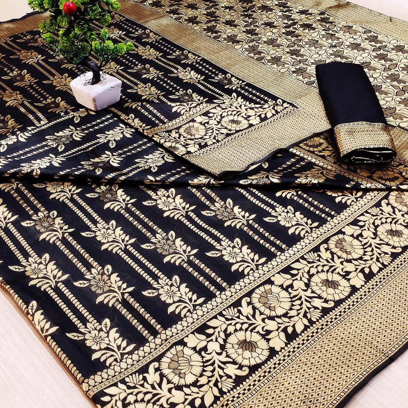 Banarasi Handloom Weaving Silk Saree With Rich Elegant Zari Wooven Rich Kanchipuram Wooven Border for women