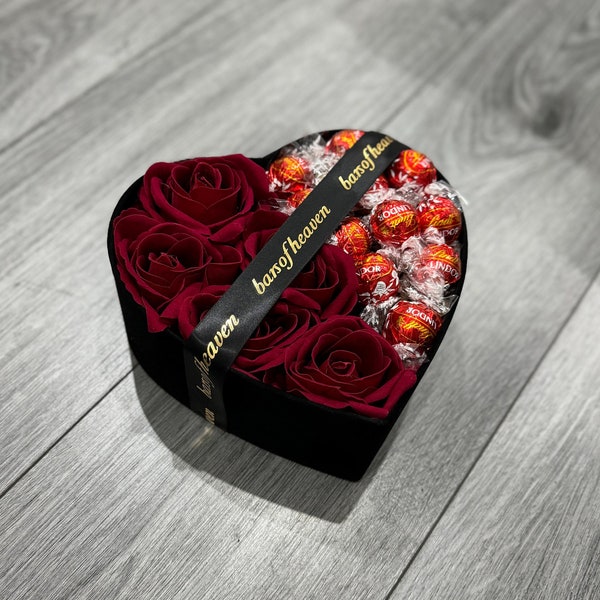 Love Heart Velvet Premium Silk Rose Chocolate Box- Hatbox, Home Decor, Flower Arrangement, Anniversary, Mother's Day, Flower box