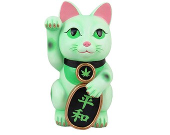 Waving cat statue Clearance