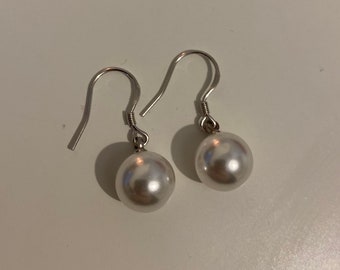 Boucles d’oreilles en argent sterling et gouttes de perles simples