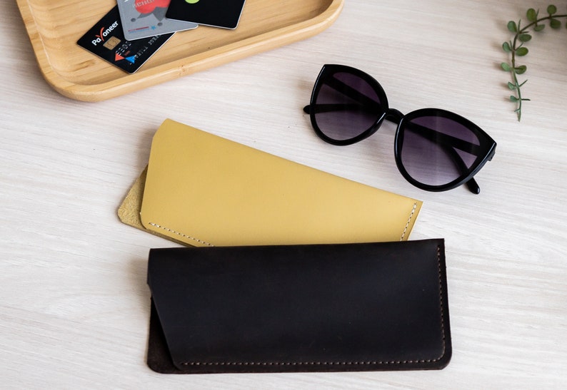 Personalized glasses case, Leather sunglasses case, Personalized leather gift, Custom eyeglasses case, Engraved soft sunglasses holder, Glasses case leather, Glasses case soft, Glasses sleeve, Glasses pouch, Sunglasses holder, Eyeglasses case