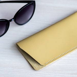 Leather glasses sleeve, Glasses case leather, Sunglasses case leather, Soft glasses case, Leather accessory, Glasses case women, Glasses case, Glasses case men, Mens glasses case, Glasses sleeve, Sunglasses case, Sunglass case, Leather glasses case