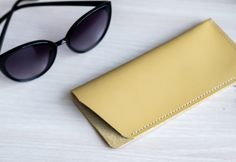 Leather glasses sleeve, Glasses case leather, Sunglasses case leather, Soft glasses case, Leather accessory, Glasses case women, Glasses case, Glasses case men, Mens glasses case, Glasses sleeve, Sunglasses case, Sunglass case, Leather glasses case