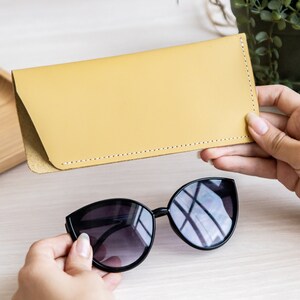 Leather glasses sleeve, Glasses case leather, Sunglasses case leather, Soft glasses case, Leather accessory, Glasses case women, Glasses case, Glasses case men, Mens glasses case, Glasses sleeve, Sunglasses case, Sunglass case, Leather glasses case