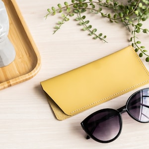 Leather glasses sleeve, Glasses case leather, Sunglasses case leather, Soft glasses case, Leather accessory, Glasses case women,Glasses case