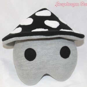 Mushroom plushie - Black & Grey - mushroom guy - cottagecore plush - Kawaii Mushroom - Small Plush - Amanita mushroom - Small plushie