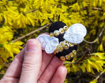 Bee Hair clip, Honey bee hair slides, Bee brooch, Bee hair accessory, Felt Bumble Bee, Girls gift, Gift For Girls, First Birthday Bee