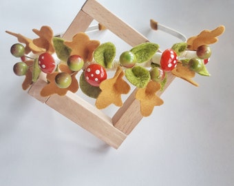 Mushroom headband with autumn leaves and green berries, Forest headpiece for Woodland birthday party, Mushroom jewelry,  Fly agaric crown