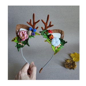 Woodland Deer Headband with Mushrooms, Berries and Cotton, Deer Flower Crown, Deer Hair Accessory, Deer Birthday, Deer Ears and Horns