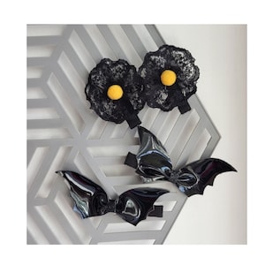 SET Halloween Black Bat Hair Clips and Small Bows With Black Lace and Orange Pompom, Halloween Outfit, Bat Bows, Halloween accessory