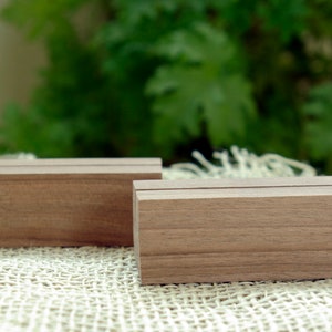 12 porta numeri da tavolo in noce, 3”x1”x1”, porta segnaposto, porta biglietti da visita, porta biglietti da matrimonio, decorazioni per tavoli nuziali, porta menù in legno