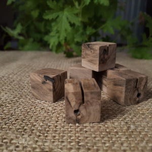 6 porta numeri da tavolo in noce, 2,5x2,5x2,5 cm, porta segnaposto, porta biglietti da visita, porta biglietti da matrimonio, decorazioni per tavoli nuziali, porta menù in legno