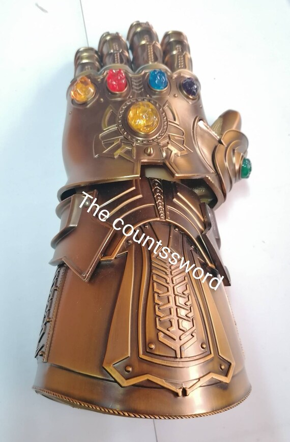 サノスの手　インフィニティ　ストーン付き　ガントレット サノスの手 インフィニティ ストーン付き ガントレット - メルカリ