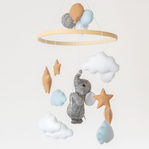Elephant Baby Mobile, Felted Elephant Crib Mobile for Nursery Decor, Neutral Nursery, Felt boy girl baby mobile, Baby Shower Gift