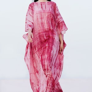 The KOSH Aloe Kaftan, featuring Shibori, a dyeing technique, transforms into a serene lullaby, offering comfort and mordernity. image 2