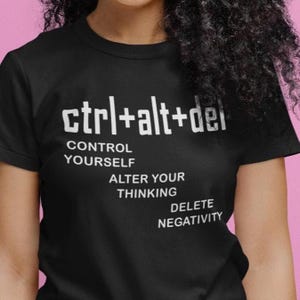 Shirt voor zelfverbetering, Grow Daily-T-shirt, Better Me-shirt, T-shirt voor persoonlijke groei, Evolueer jezelf-shirt, verbeter jezelf nu, mentaliteitsverandering