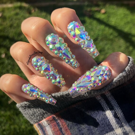 Fall Nails. Nude Nails. Acrylic Nails. Nails with Rhinestones. | ネイルのアイデア,  ネイルデザイン, ネイル