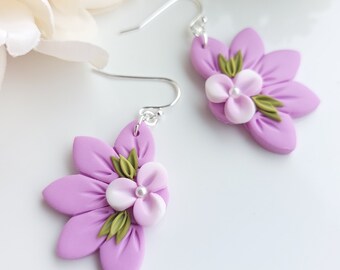 Pendientes de flores de lavanda- Centro de perlas- Pendientes de arcilla polimérica- Irishmade