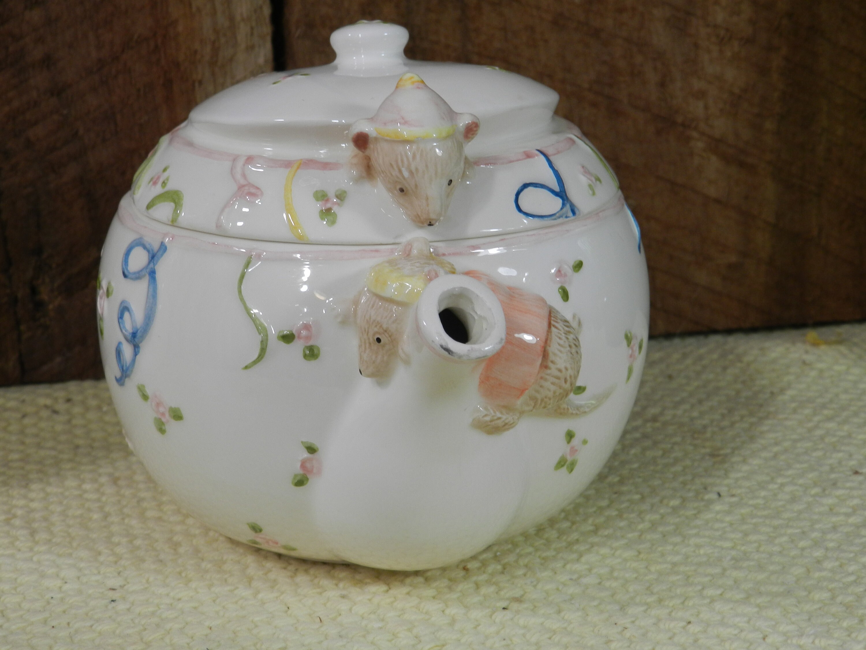 Adorable 1975 Tiny Mouse Themed Porcelain Teapot. Mouse Teapot by