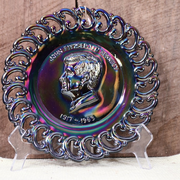 RARE 1971 L. E. Smith Glass Co. Amethyst Glass Kennedy Limited Edition Commemorative Collector plate. Date & Number etched on back of plate.
