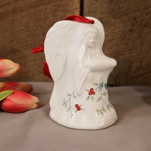 Pfaltzfraff Winterberry Merry Christmas 2000 Hanging Angel Bell
