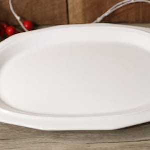 14&quot; Pfaltzgraff Heritage White Serving Plater. Beautiful White Vintage Stoneware.