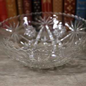 Anchor Hocking Prescut Clear 10.5 inch Salad Bowl. Classic Early American Star of David Pattern.