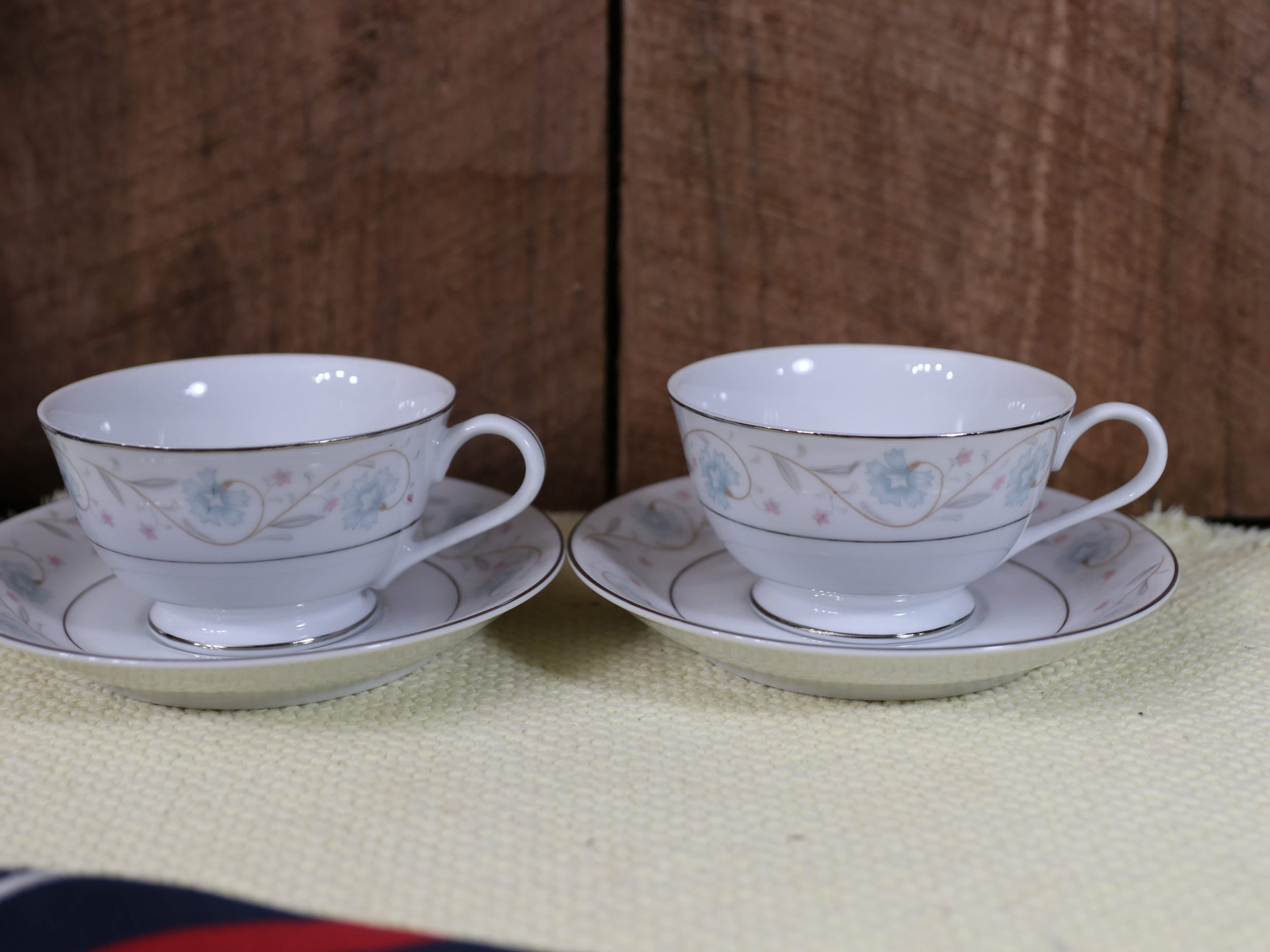 工芸品 ENGLISH FINE BONE CHINA Set of 2 English Garden Coupe Tea Cup and Saucer, Fine China
