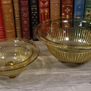 Set of two Federal Glass  Mixing Bowls FEG19. Beautiful Yet Functional Vintage Amber PAT Glass Mixing Bowl