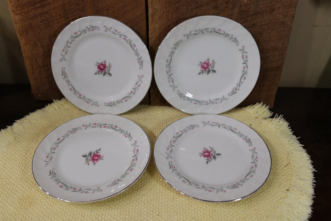 Set of 4 Beautiful Dinner Plates by Fine China Japan in the Royal Swirl