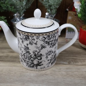 Royal Doulton Studio Provence Noir T. C. 1289, 2001 Royal Doulton. Beautiful Fine China, Black Fruits&Flowers, Gold/Black Rope