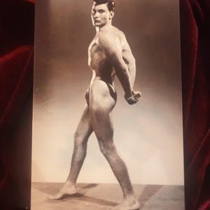 Flexing Man - Imperfect photograph Tall cute hunk Muscular Bodybuilder beefcake Shirtless male steamy guy gay int photo lad candid snapshot