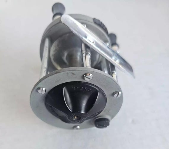 Vintage Pflueger Supreme Model 512 Bait Casting Fishing Reel