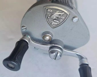 Vintage Pflueger Supreme Model 512 Bait Casting Fishing Reel