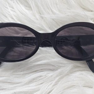 Vintage Laura Biagotti Women's Oval Visibilia Black Sunglasses LB 85092 300