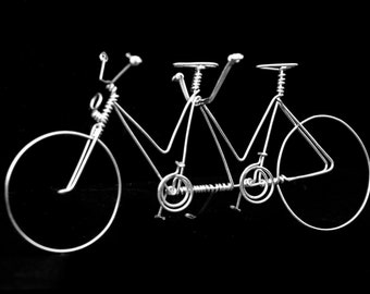 Tándem en miniatura de alambre de plata: regalo perfecto para parejas amantes del ciclismo, por ejemplo, para una boda.