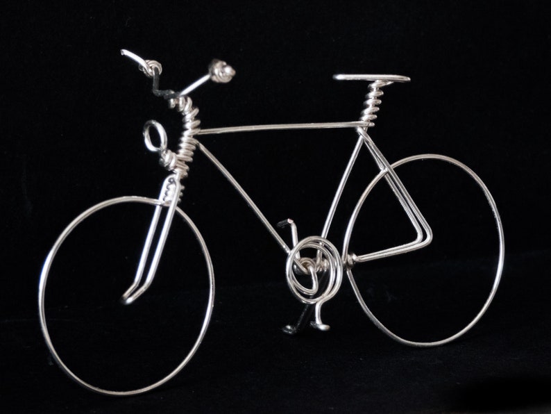 Miniaturfahrräder aus Silberdraht Herrenrad