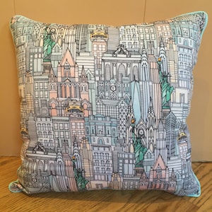 Cuscino con skyline del quartiere di New York City con rivestimento posteriore a scelta