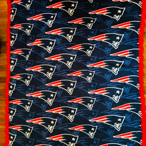 New England Patriots 38”x30” Fleece Baby-Toddler Blanket/Throw With Crocheted Scalloped Edging.