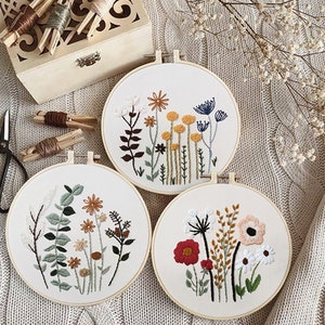 Flower Embroidery Kit for Beginners Modern|Hand Vintage Cross Stitch |Easy Art Floral Kit with Hoop|DIY Starter Craft Kit for Adults