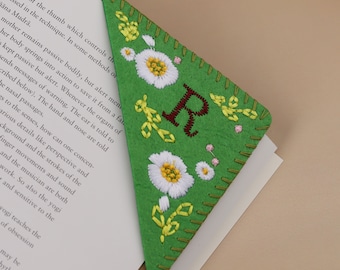 Embroidery Felt Bookmark | A-Z 26 Letters Corner Book Marks | Personalized Embroidery Bookmark Kit | Corner Book Markers Set
