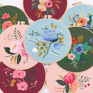 Flower Embroidery Kit for Beginners Modern|Hand Vintage Flower Cross Stitch|Easy Art Floral Kit with Hoop|DIY Starter Craft Kit for Adults