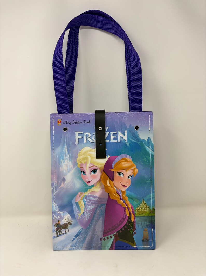 Frozen Repurpose Book Handbag • An ArtfullyAltered Handmade Book Bag bild 2