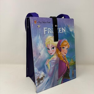 Frozen Repurpose Book Handbag • An ArtfullyAltered Handmade Book Bag bild 3