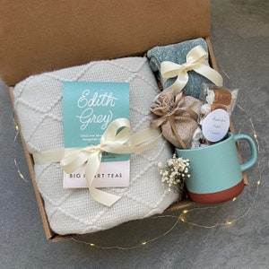 Gift Box for Women with Blanket & Socks | Hygge Gift Box, Self Care Package, Special Birthday Gift Basket for Best Friend, Sister, Mom, Wife