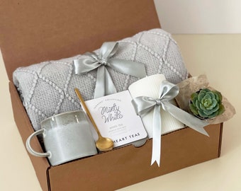 Spring Chic Gift Box with Blanket for Her | Thank you gifts, Thank you gift for friend, Appreciation gift basket for Mom, Wife, Coworker