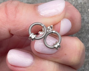 Oorknopjes voor elektrische gitaar - klein - gerecyclede muzieksieraden - enkel of paar