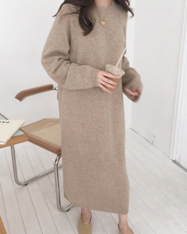 Loose Fit Sweater Dress Midi Length 
